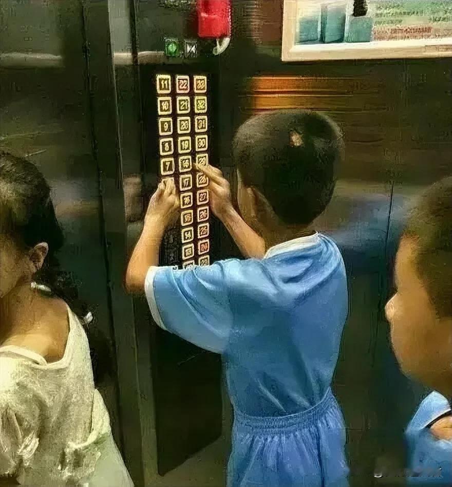 有些孩子生来骨子里就坏，如果父母再不好好教育他们，等他们将来祸害人间、让社会教育