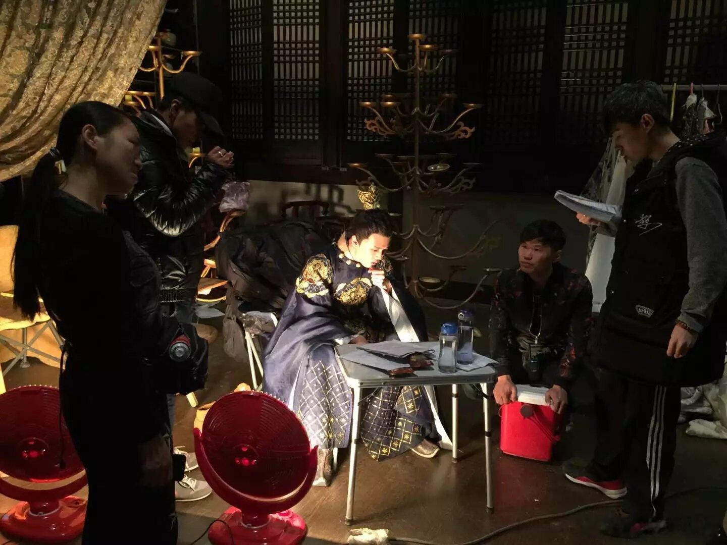 曝景甜张继科介绍人是任嘉伦好的吧，牛逼了。10年前去探班景甜和任嘉伦，那会任嘉伦