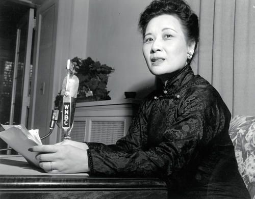 宋美龄曾经怂恿美国人用原子弹打击中国，而美国人没有同意。烽火问鼎计划军事