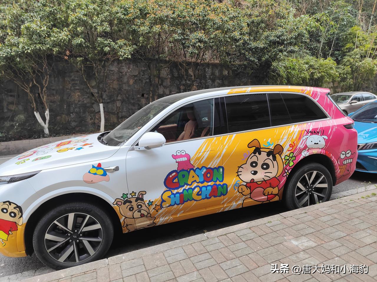 也是奇怪了，贴这种车贴的人，都是什么样的心态呢？