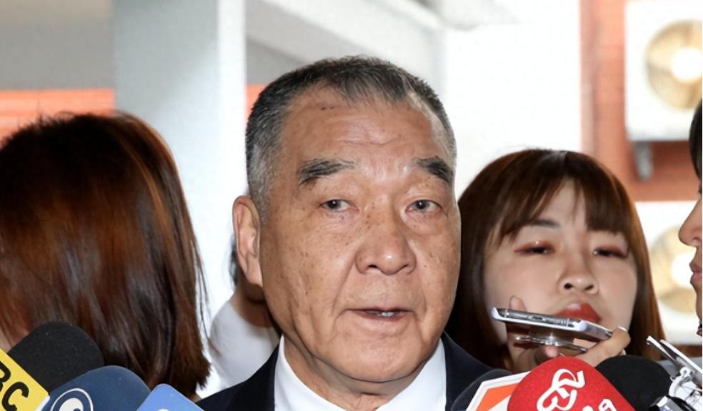 台军更改“第一击”，不到24小时，国防部发出统一最强音。
 
3月7日，台湾地区