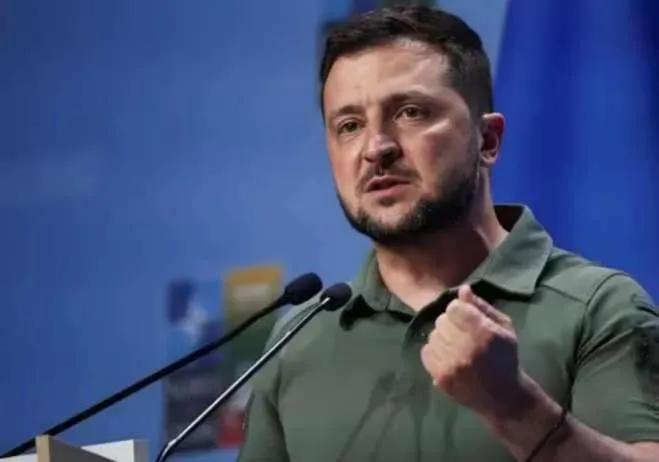 泽连斯基又放话了，不过这次说得可挺实在。

英国记者采访时，他直言现在根本没法收