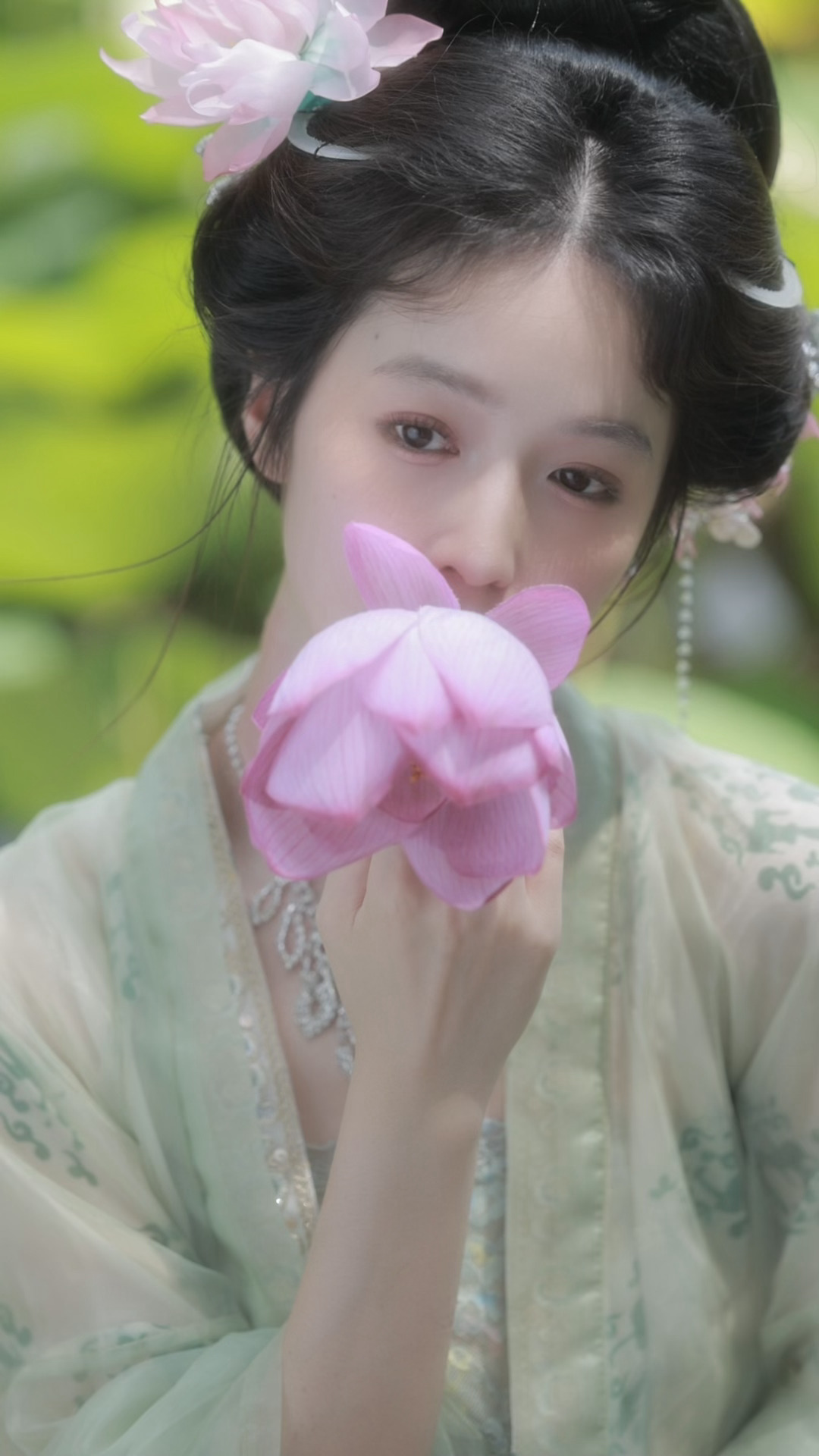 在北京！有没有姐妹想拍这种汉服风格啊？大家好呀💕我是在北京的独立古风摄影师蕾蕾