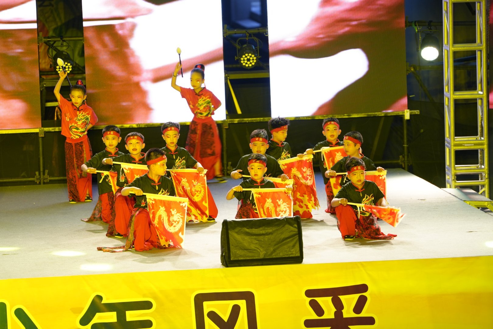 昨晚去学校看了一场文艺演出，看到了孩子们出色的演出优秀从来不止于分数成绩，还有落
