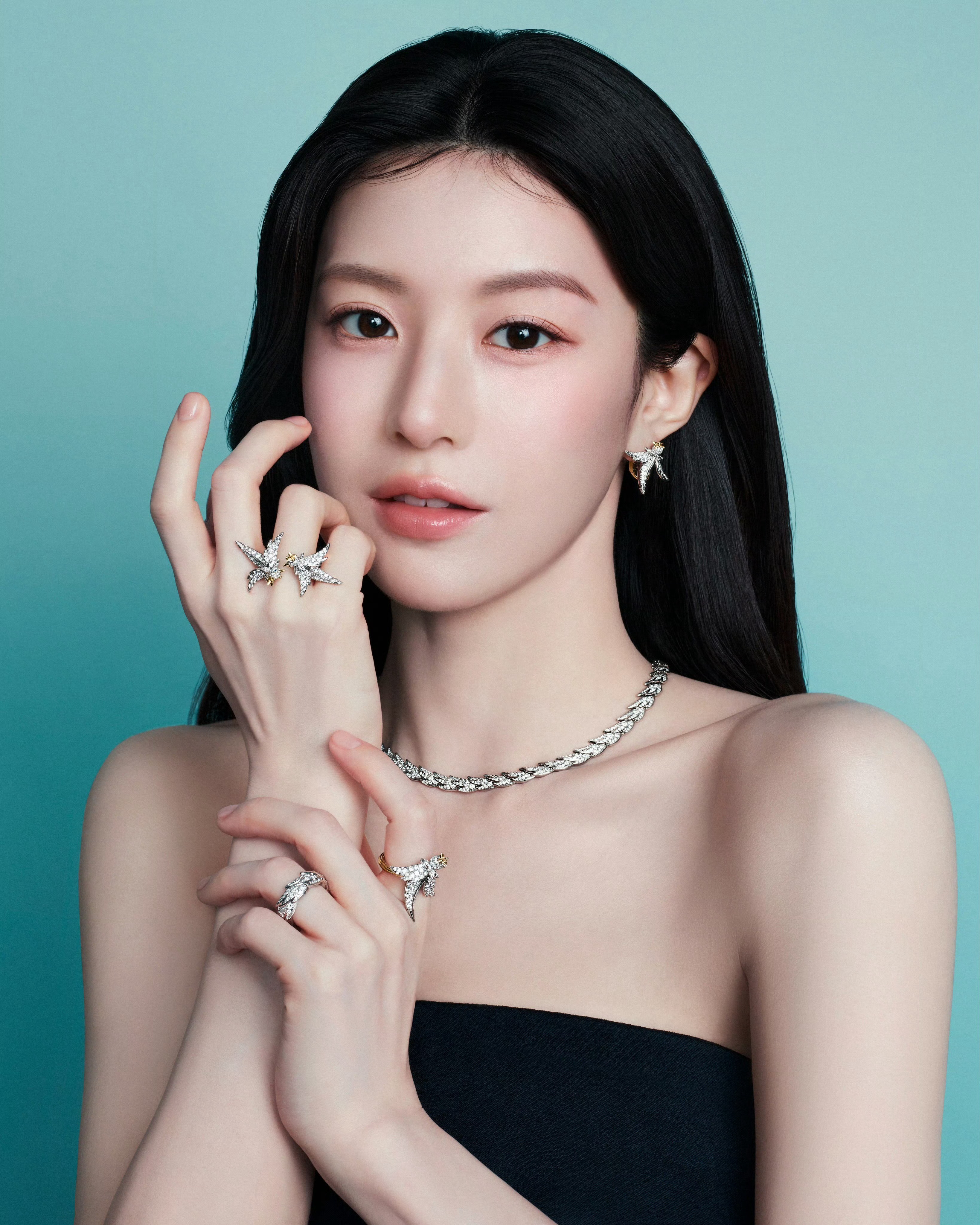 高允真｜韩国各大杂志媒体近日宣布演员高允真将出任Tiffany & Co. Am