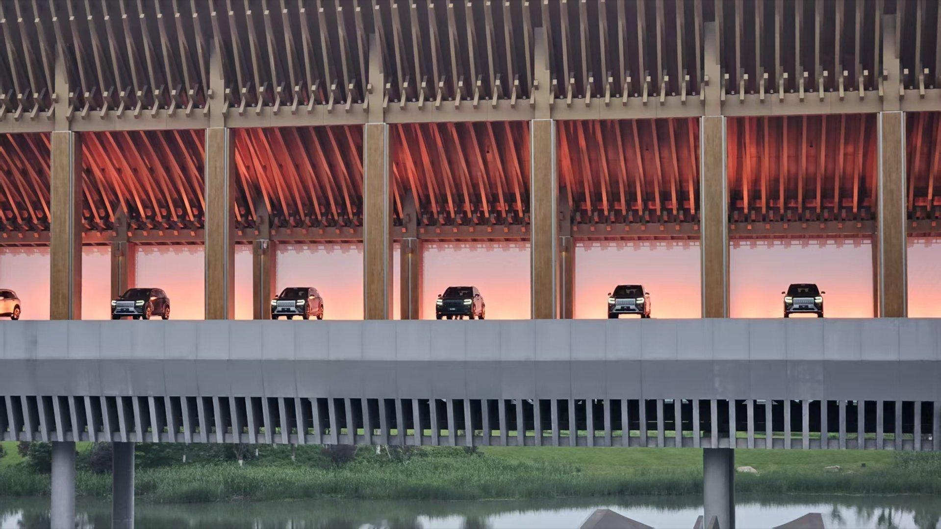 极氪8x新公路之王 上市发布会马上开始