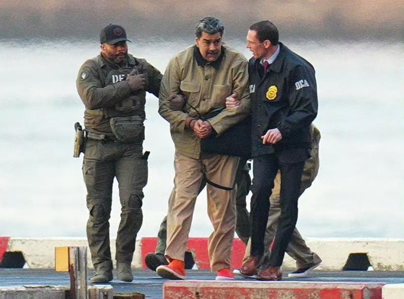 综合多家媒体报道，特朗普采取此次行动主要有以下几点核心意图：

1）核心目标：掌