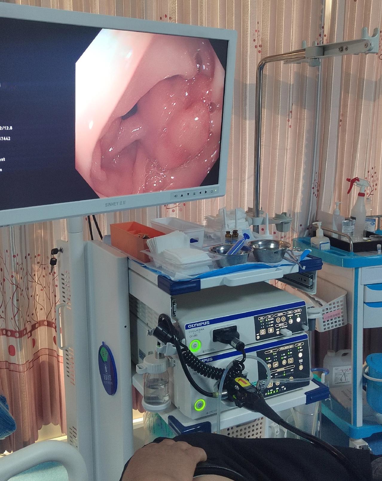 有些人不等着病找上门了都不管，特别是一些年纪大些的老人，本身有严重的基础病，不好