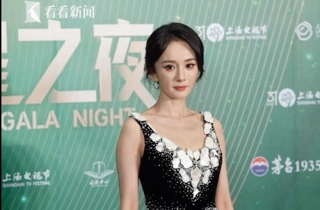 杨紫 杨幂 胡歌白玉兰提名晚宴红毯造型来了。 