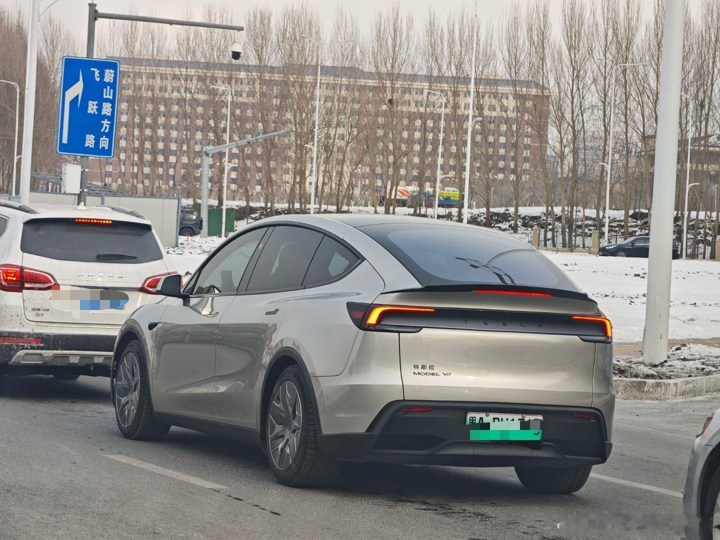 这个视角的特斯拉modelyl 真的没法看