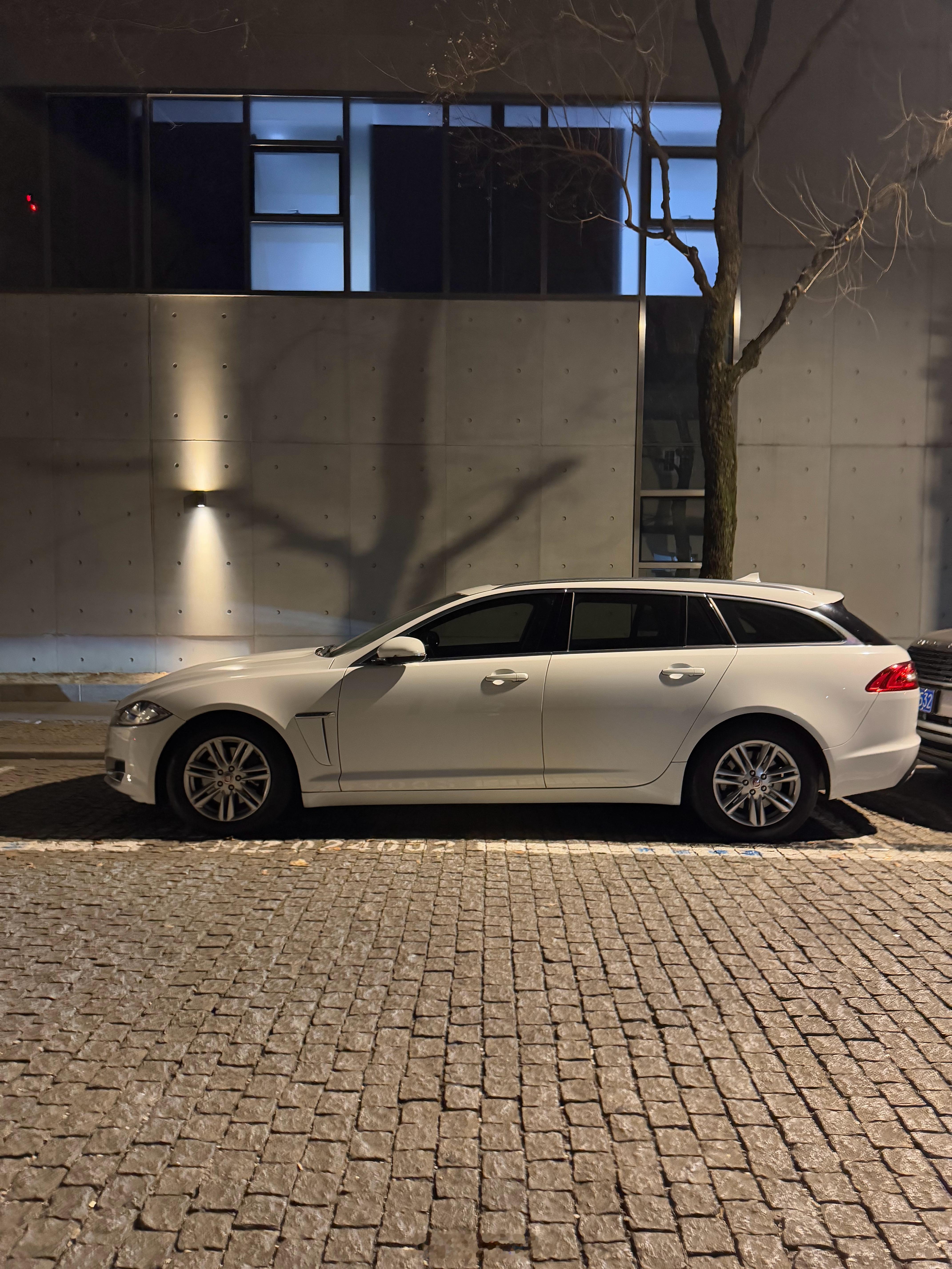 有多少人记得这个车？捷豹XF Sportbrake瓦罐[馋嘴][馋嘴] 