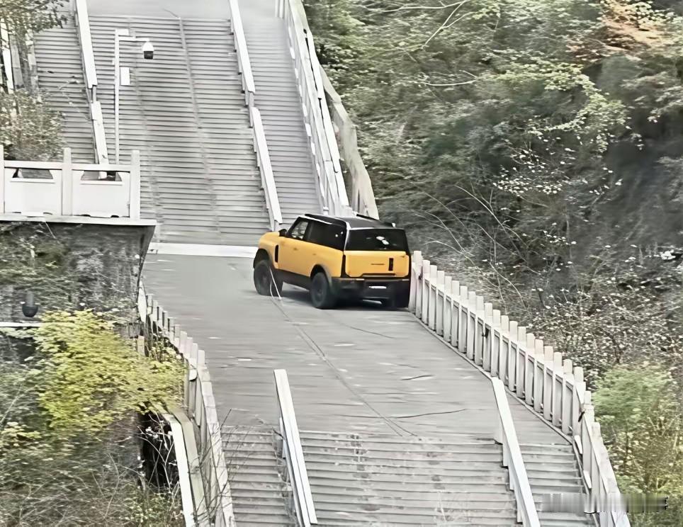 奇瑞天门山事件，无论是不是相关的媒体，都发表意见了。注意，凡事对这个事情负面解读