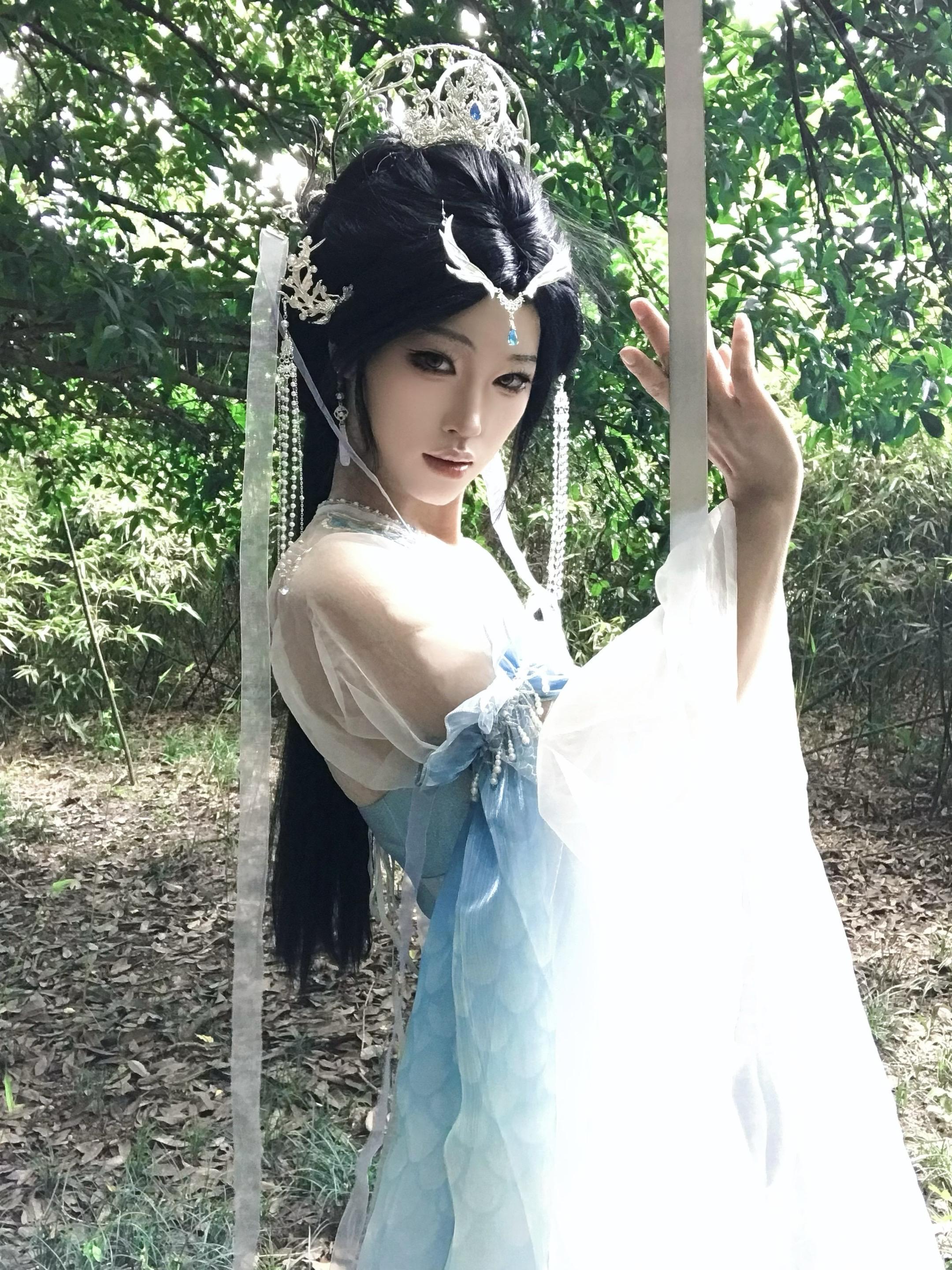 心非木石岂无感 吞声踯躅不敢言.