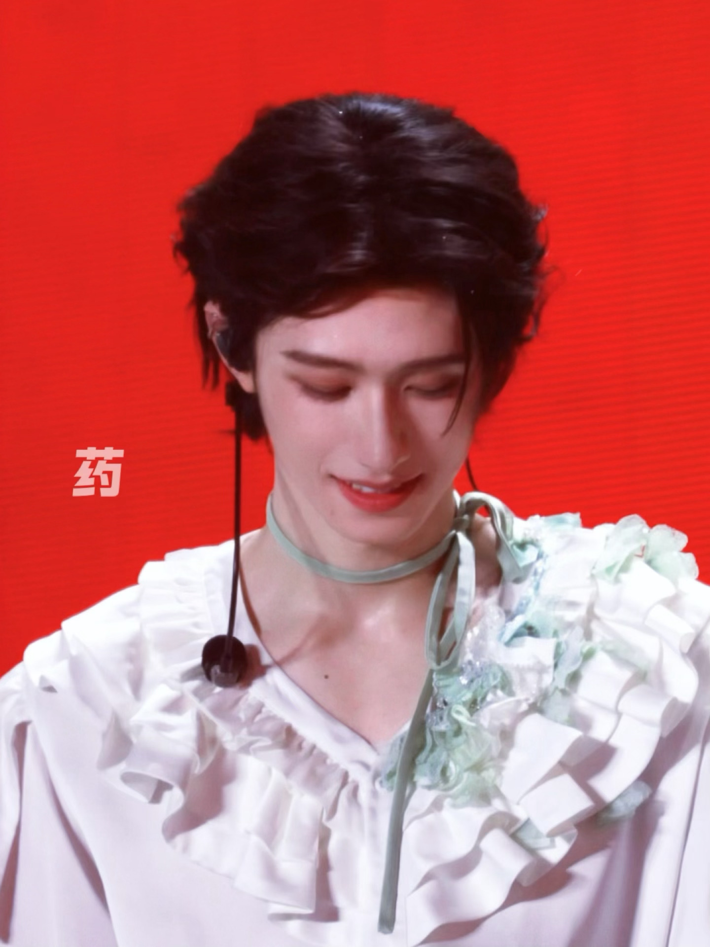 小瓷 对粉丝露出楚楚可怜的表情和娇妻般羞涩的笑容也是你计划的一部分吗 