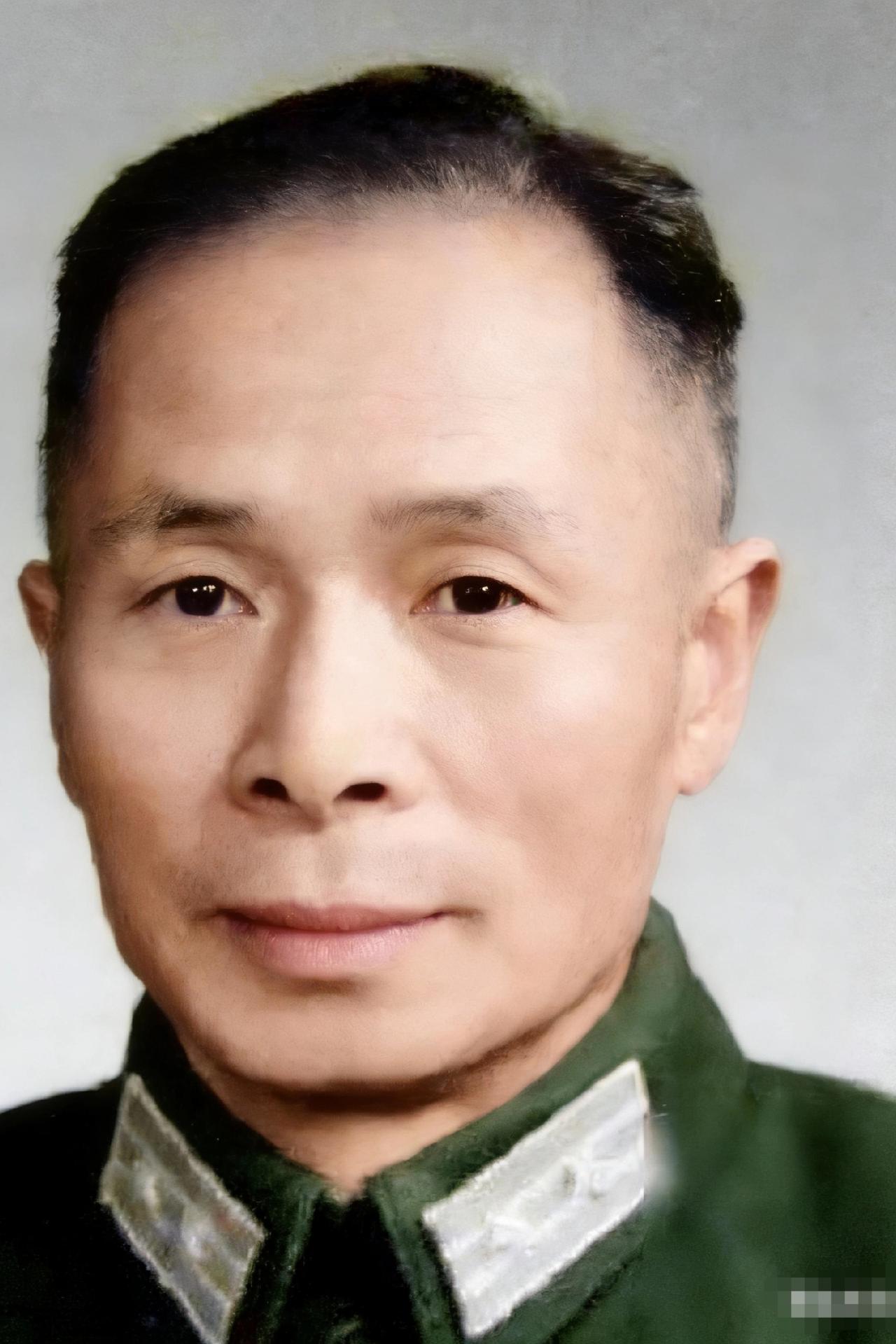 这位开国中校曾是张灵甫的下属，在孟良崮战役中被俘，不过他思想进步很快，后半生成了