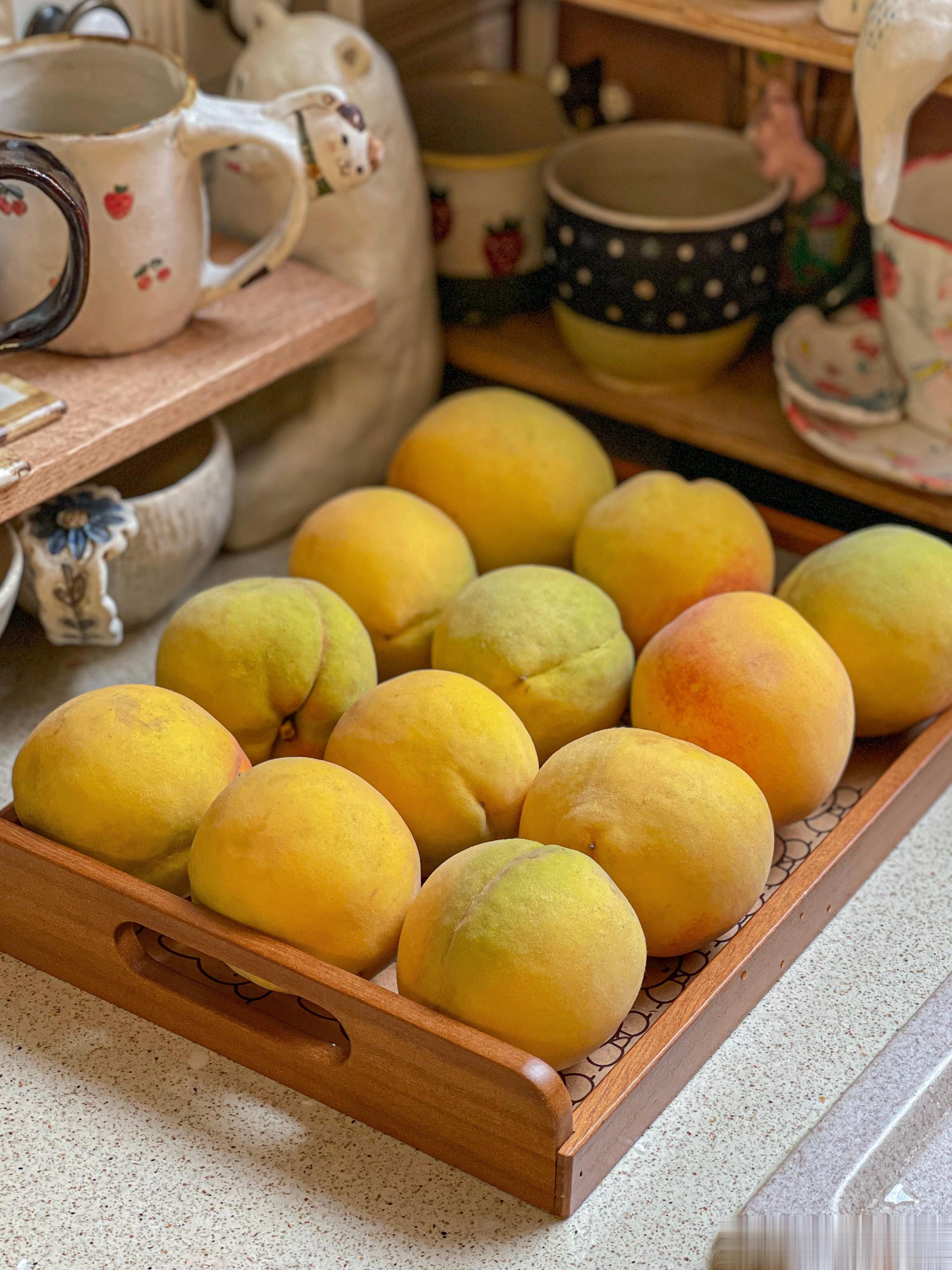 锦绣黄桃来啦[哇][哇][哇]黄桃49.9元一箱，4.5斤9-15个。[鼓掌]刚