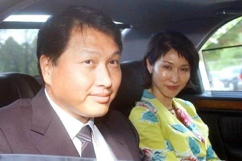 爱情没道理，原配输小三也不讲逻辑。

凌琳这样一个普普通通带着孩子的离异女，不也
