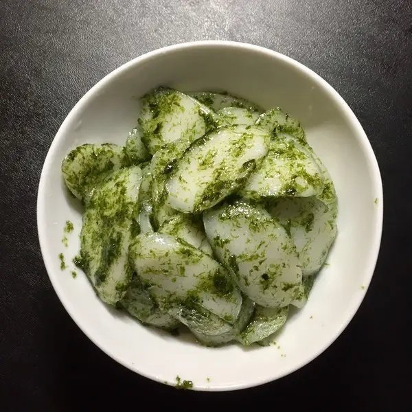 宁波过年味蕾记忆之苔菜年糕立春前后的海苔属于头茬海苔，品质最为上乘，因此被誉为“