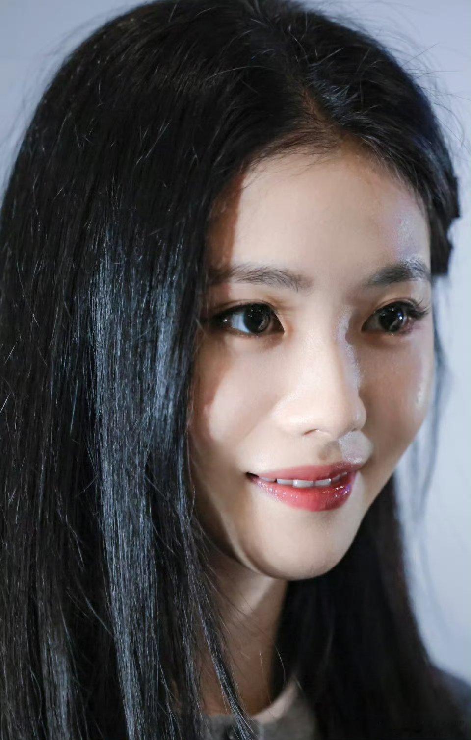 刘浩存感觉真的好适合水光肌嗷[苦涩][苦涩][苦涩]那种嫩嫩的感觉直接拿捏了 怎