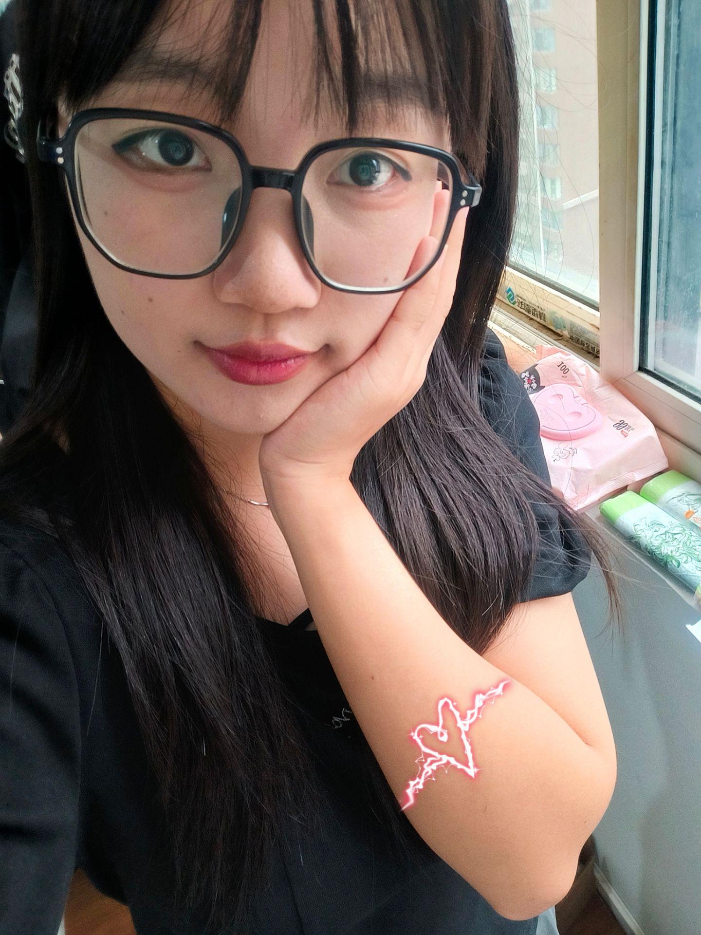 世界宽广 别只走进悲伤的墙角