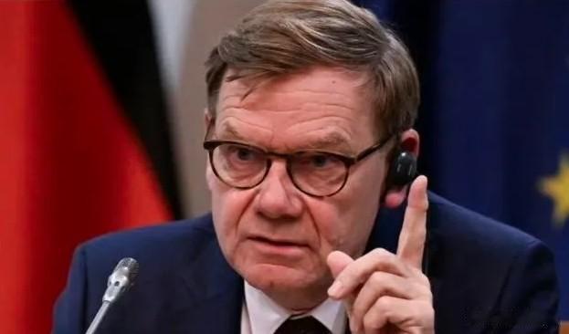 德国媒体称，中国要求德国外长瓦尔德福纠正言论再访华，让德国无法接受，并称瓦尔德福