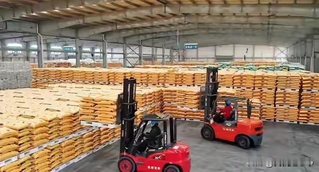 其实霍尔木兹海峡被封引发全球油价上涨只是第1波海潮
后面还有第2浪，第3浪
后面