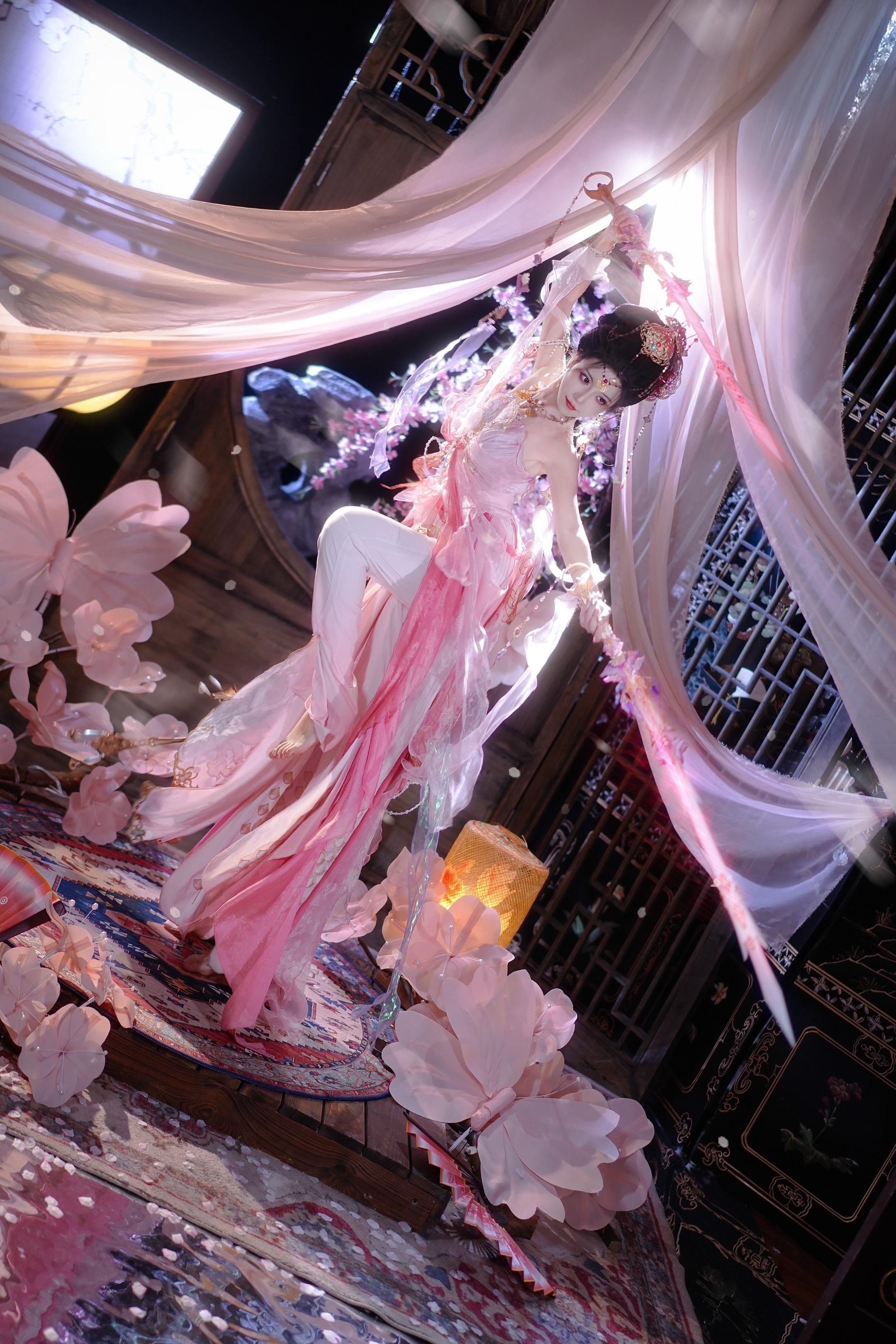 七秀起舞之处，皆是盛唐。