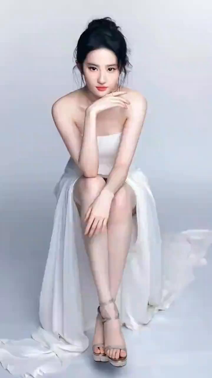 我可告诉你，你这辈子都是我的，我绝对不会放弃你。Love to he。