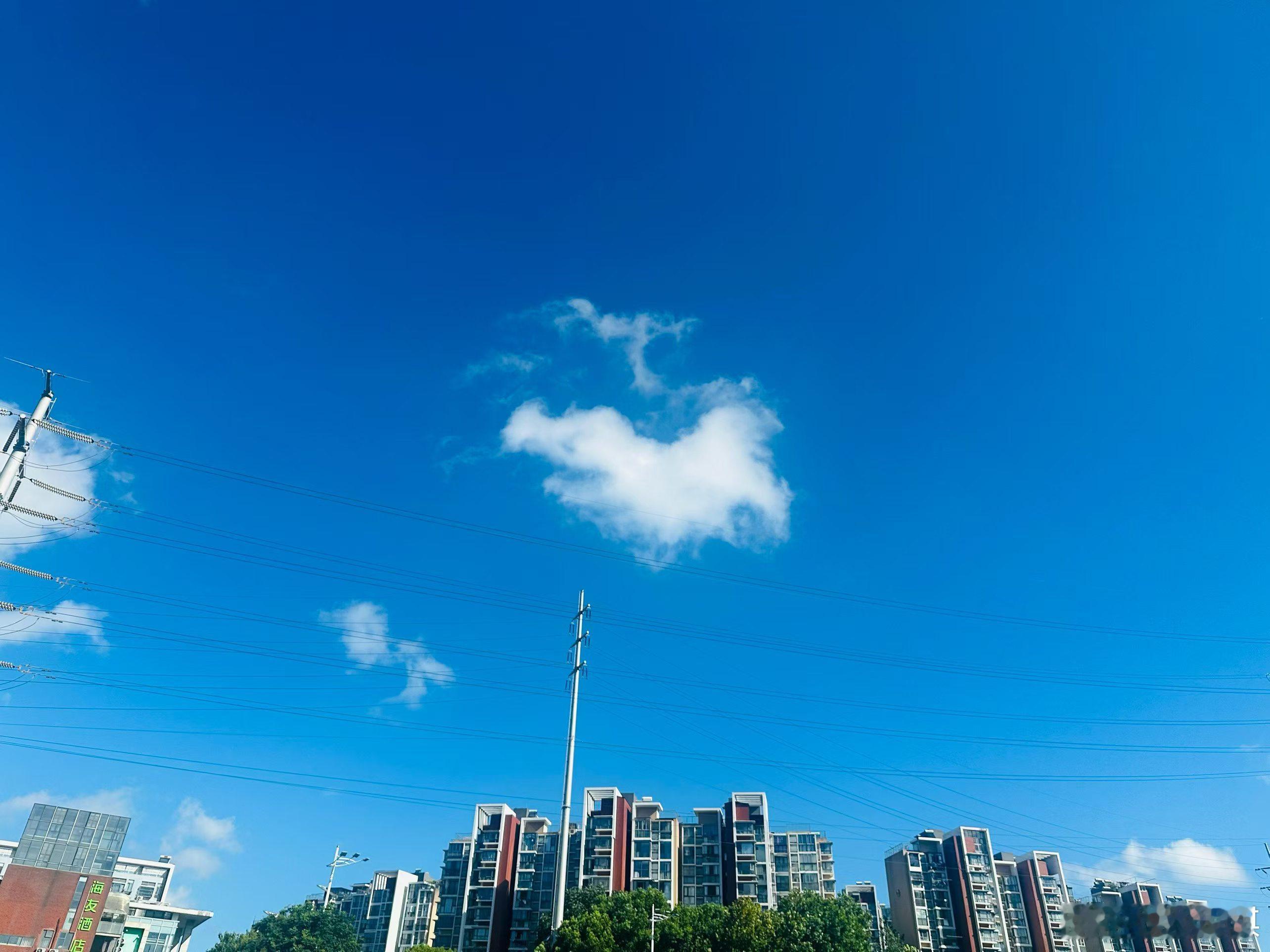 没事不要总低着头抬头就是满分美景☁️wanan晚安💤 