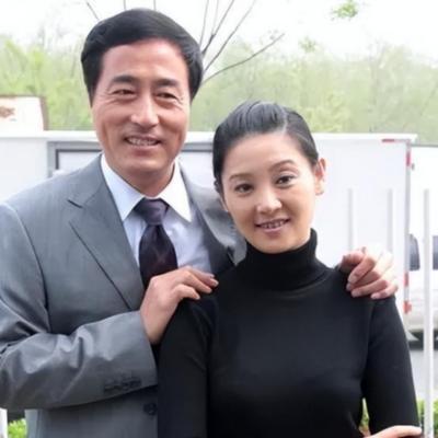 1987年，杨立新把徐帆接到北京，"养"了她3年，自己连一颗青菜都舍不得买，却给