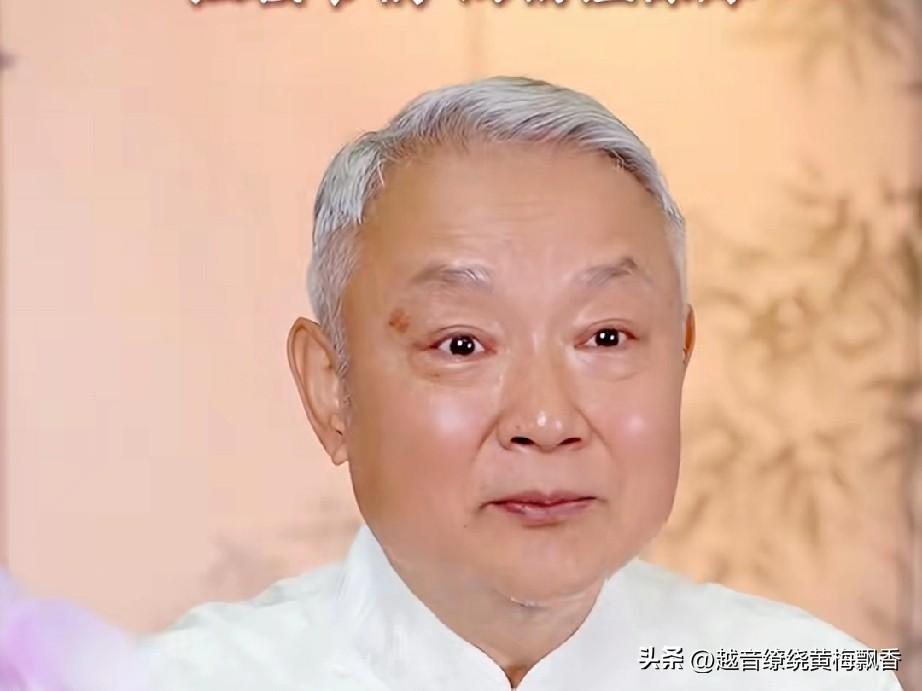 欧阳奋强在接受访谈的时候说：“红楼梦里的第一美男子肯定不是我，而是高宏亮和候长荣