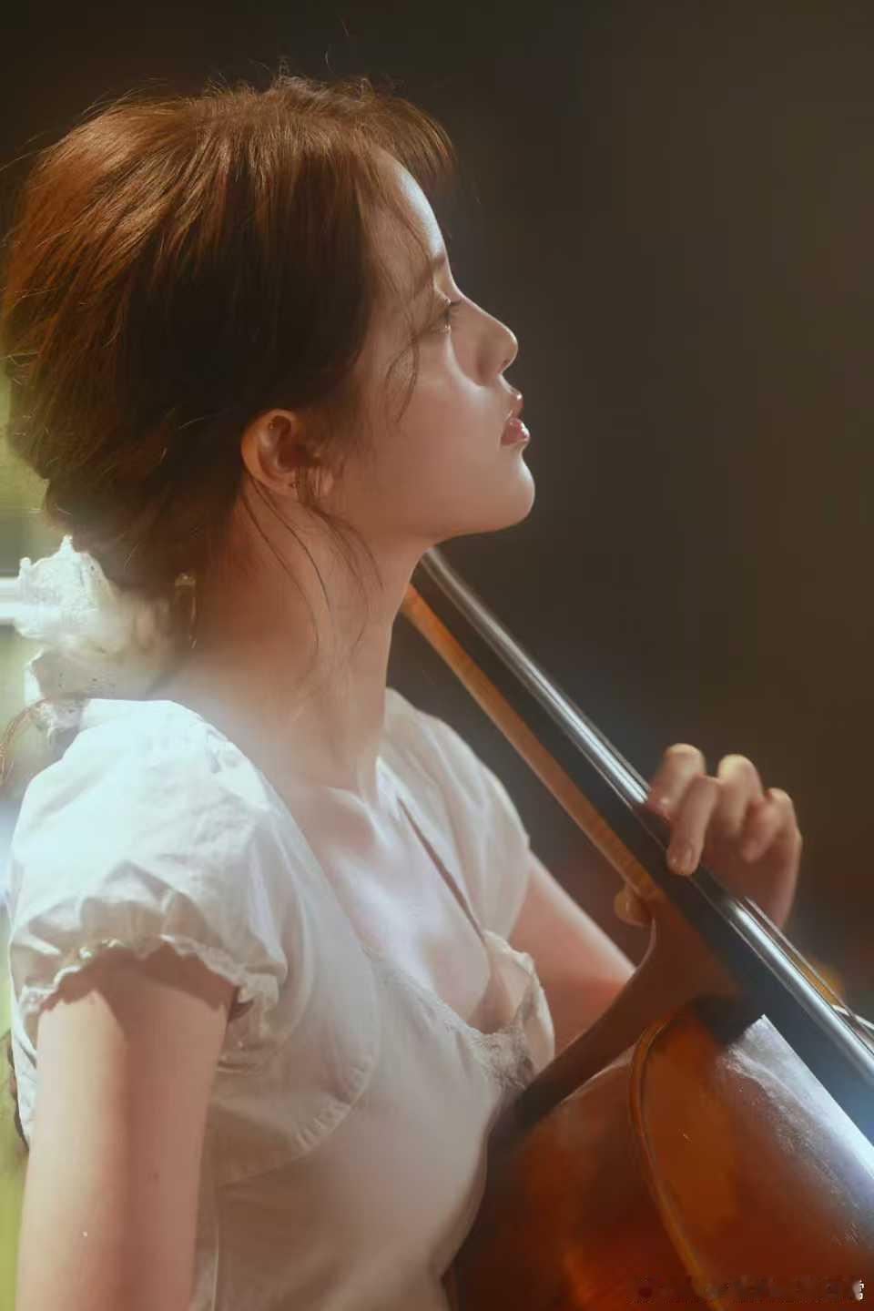 欧阳娜娜少女音还是太权威了欧阳娜娜这一首《我的爱没前奏》真的太好听了，清脆又灵动