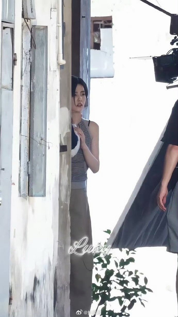 白鹿开到荼蘼掐脖戏白鹿开到荼蘼王韵娜被掐脖 啊啊啊啊啊。看到白鹿在电视剧《开到荼