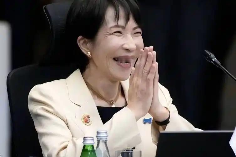 特朗普访华返程途中在万米高空接到的一通 15 分钟电话，直接让日本首相高市早苗彻