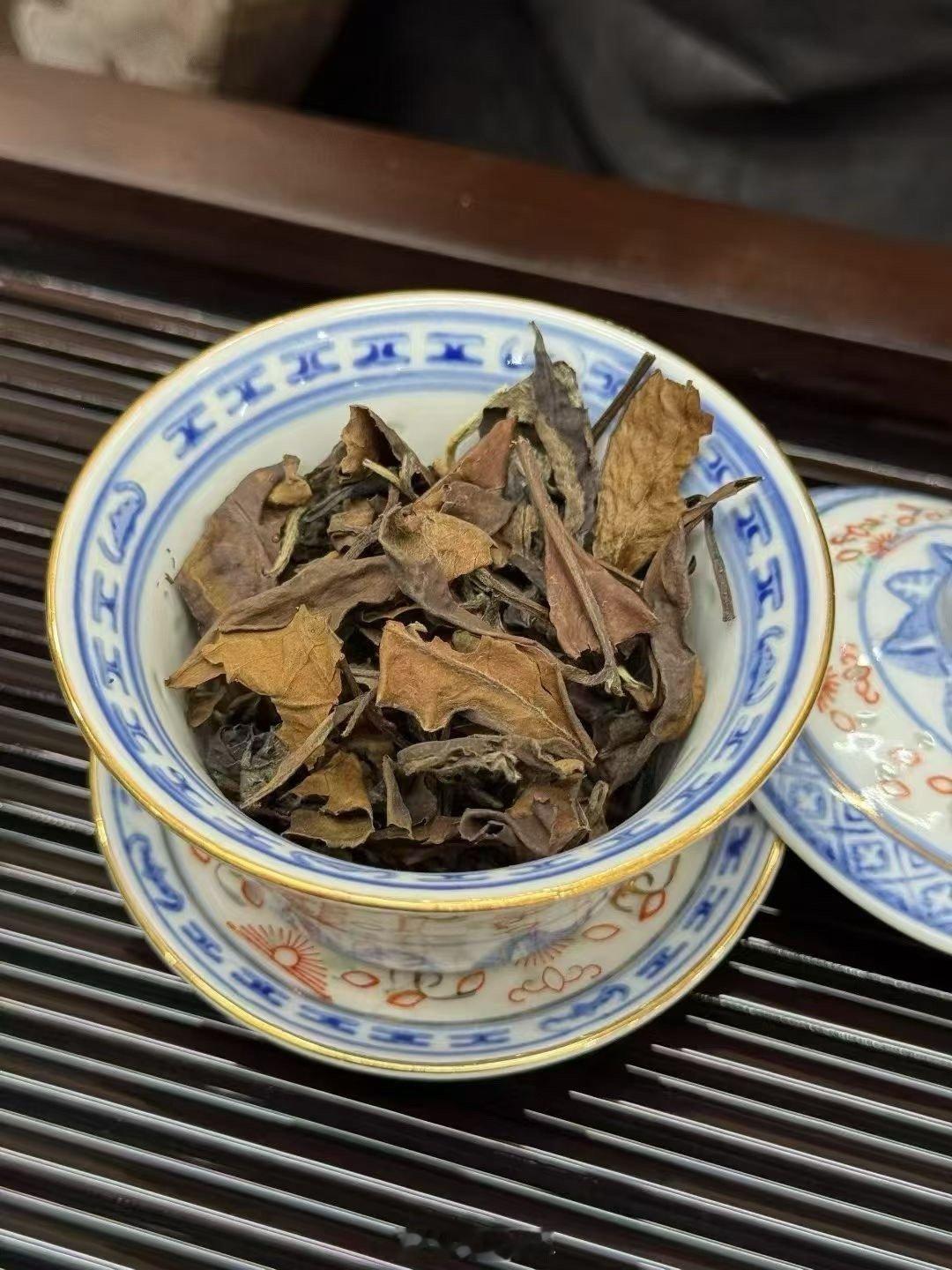 时间不会回头，生活没有如果，好好珍惜当下所拥有的。 
