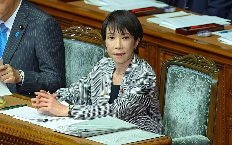 东瀛扩军躁动，高市支持率虚高，实为民意被绑架！军费强提至GDP的2%，超六成民众