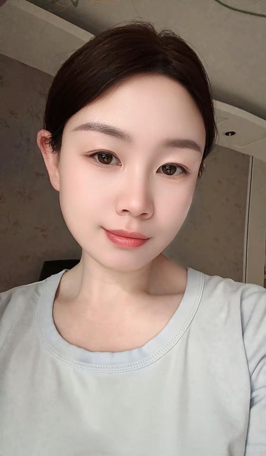 在狗面前不要以为你善良，它就不咬你，在小人面前，别以为你是好人他就不坑你，良心是
