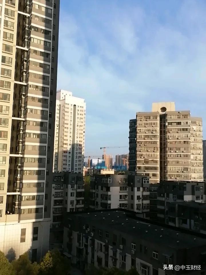 晒图笔记大赛天空虽然不是太蓝，但春天的景色将会是这样的，蓝天越来越浓！