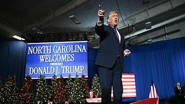 耿耿于怀！
19日特朗普在北卡罗来纳州一场公开集会上表示，自己对2022年联邦调