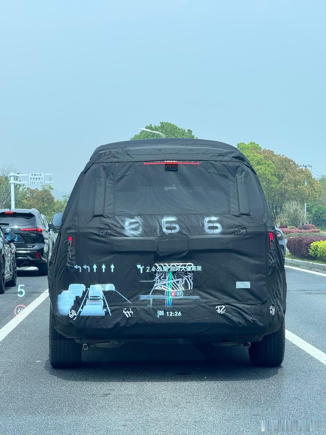 这升降顶看着就香，露营🏕️旅游，玩车一族爽了小米汽车小米yu9小米昆仑