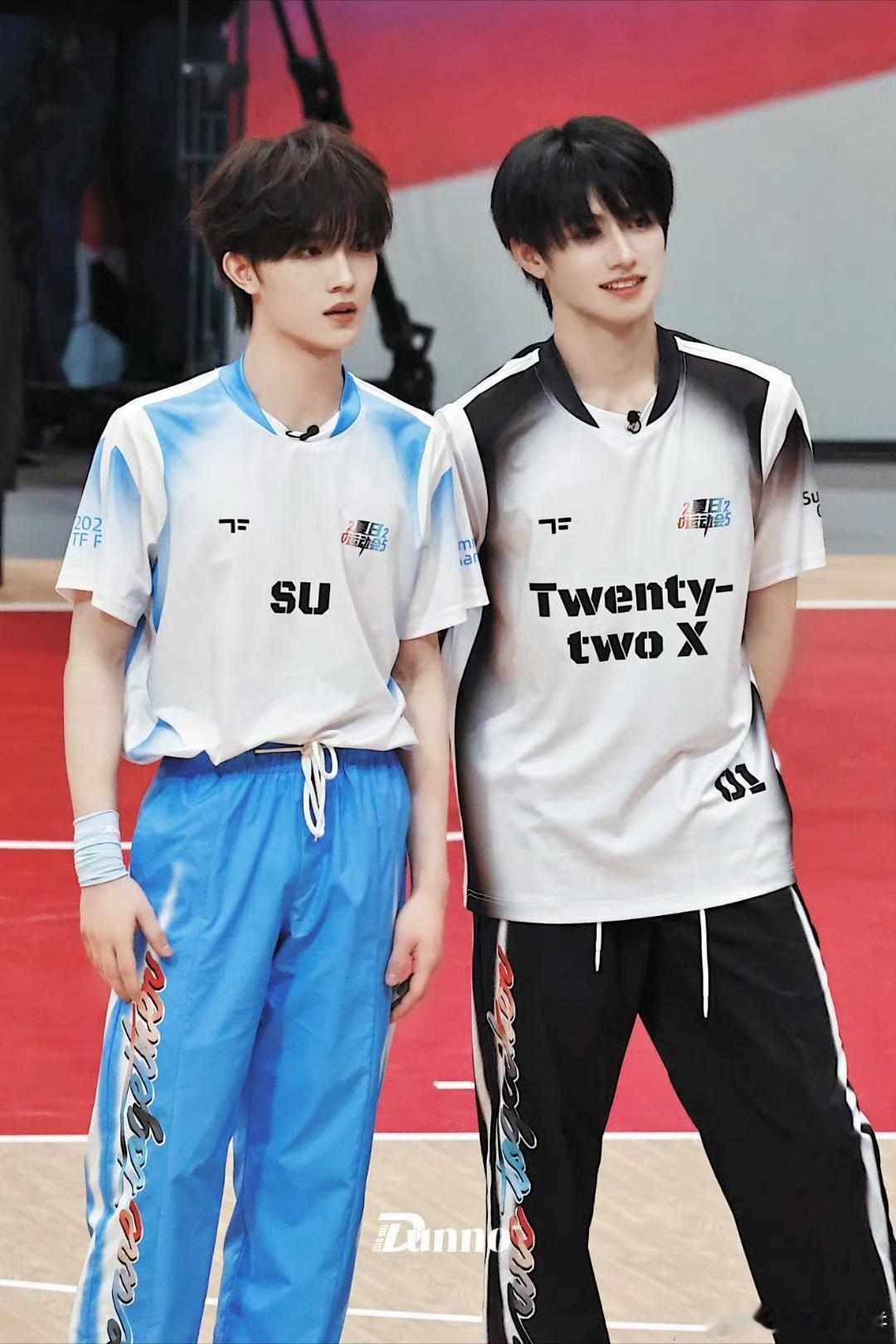 苏新皓到底送了朱志鑫什么礼物到底送了啥礼物呀？神神秘秘的，把人的好奇心都勾起来了