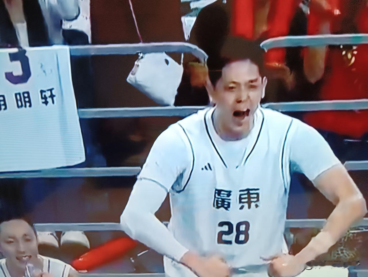 虽然杜峰跟骂孙子一样骂焦泊乔，虽然杜润旺就昨天硬了一场，但是，从今晚全运会半决赛