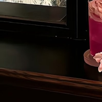 0000生活本就是一场温柔的坚持，心怀热爱，眼里有光。不必焦虑时光，努力向前，每