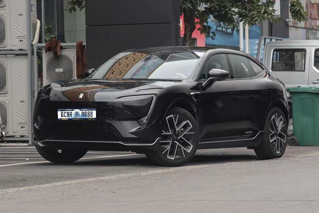 兄弟们，如果你现在手握15万预算，想体验华为顶流智驾，二手阿维塔11绝对是目前新