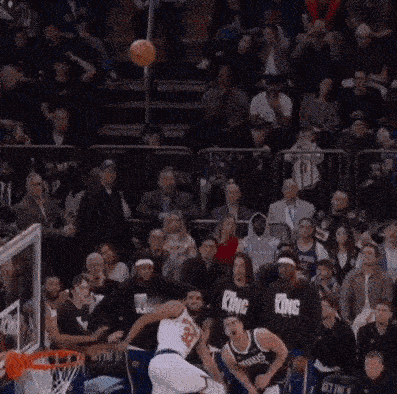 鲍威尔今天“两头”都遭罪了[偷笑][偷笑]
话说，唐斯的“命中率”很高呢[笑哭]