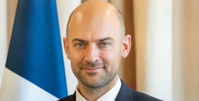 法国：俄罗斯必须认输，特别军事行动已彻底失败！

俄乌这场打了快四年的冲突，最近