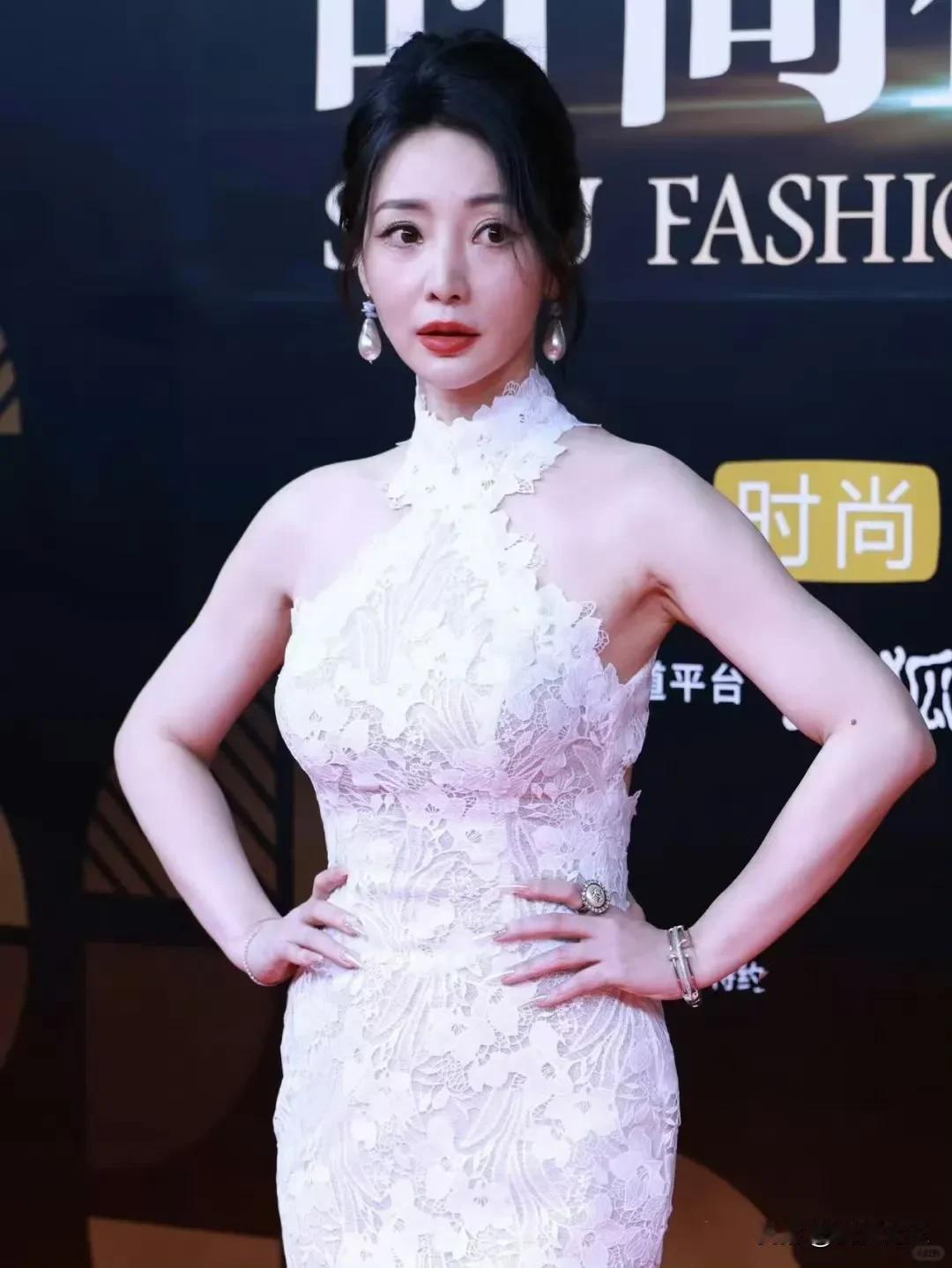 啊啊啊
柳岩怼脸生图，“妩媚精致大美女”无疑了！！！
