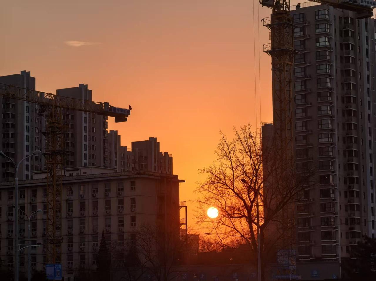 你不会想到，小区的保安也有罚款权。

昨天我收拾家里，有很多快递箱子，叫了一个老