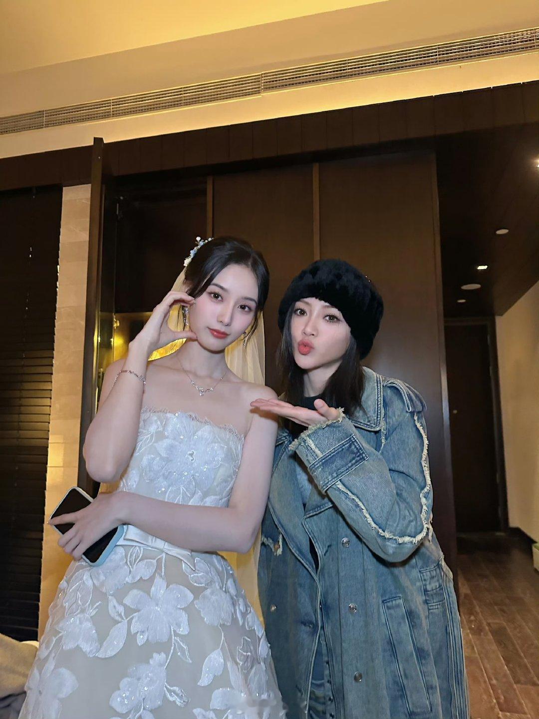 谢可寅拍的徐艺洋谢可寅徐艺洋穿婚纱很漂亮 谢可寅拍的徐艺洋谢可寅[超话] ​​​