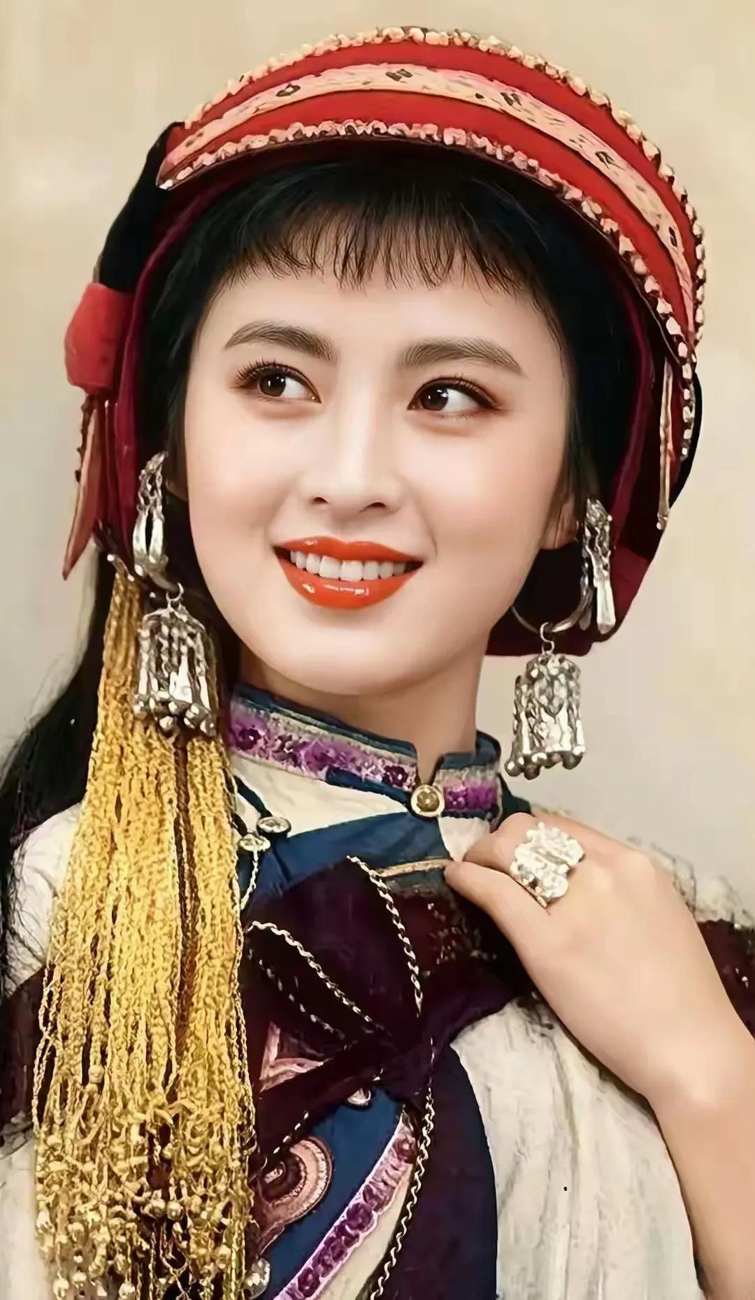 杨丽坤--如此美丽的容颜，如此坎坷的人生。